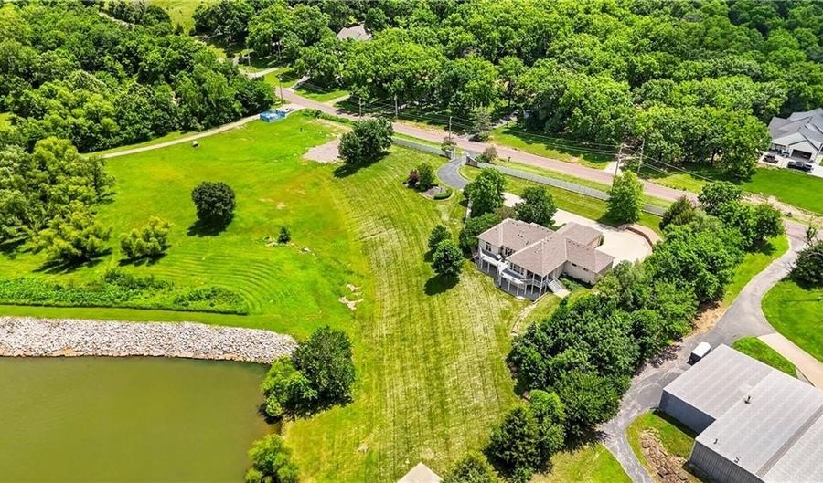 15526 Evans Rd, Basehor, KS 66007 - 4 Beds, 4 Bath