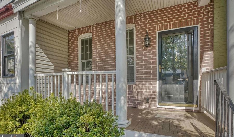 818 W 36TH St, Baltimore, MD 21211 - 3 Beds, 3 Bath