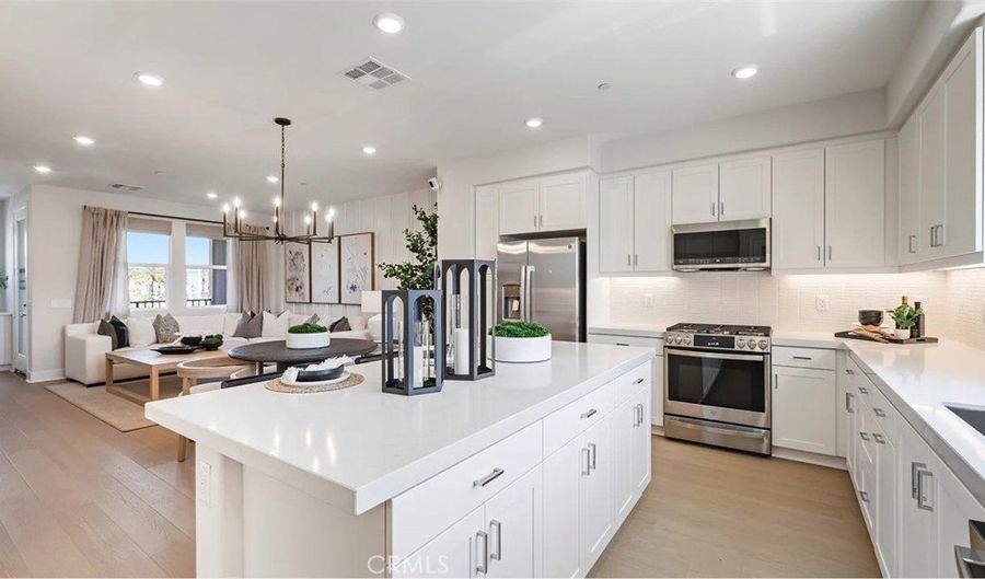 1860 S Union St 8, Anaheim, CA 92805 - 3 Beds, 3 Bath