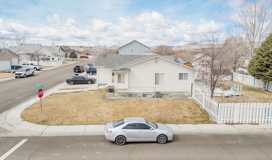 304 Rolling Hills Dr, Elko, NV 89801 - 6 Beds, 3 Bath