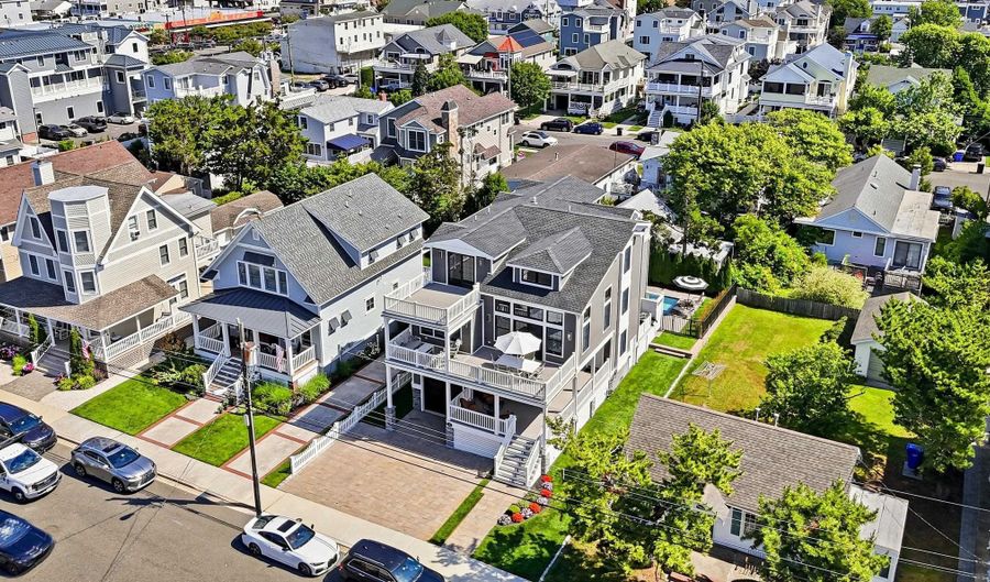 141 30th St, Avalon, NJ 08202 - 6 Beds, 6 Bath