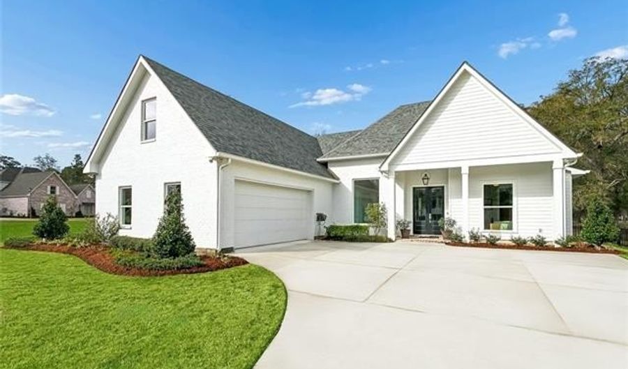 305 STEEPLECHASE Dr, Abita Springs, LA 70420 - 3 Beds, 3 Bath