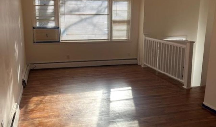 17 Tennessee Ave, Albany, NY 12205 - 4 Beds, 1 Bath