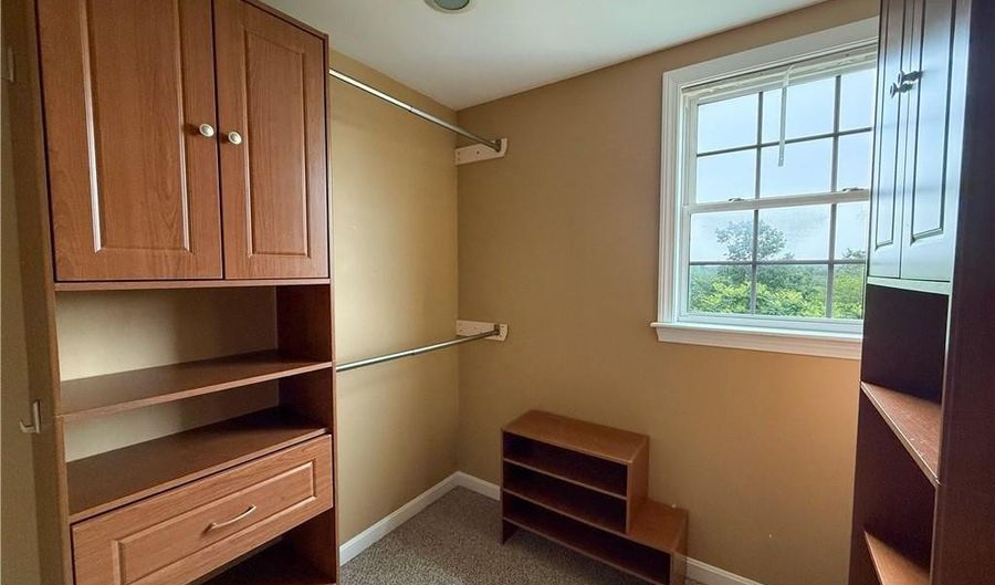 2 Beatrice Ln, Bristol, RI 02809 - 3 Beds, 1 Bath