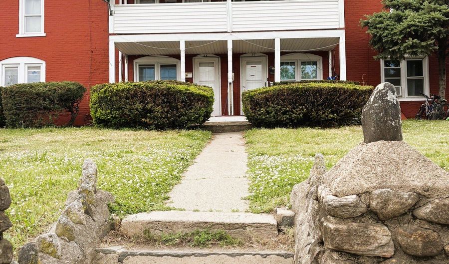 35-37 Osborne St, Danbury, CT 06810 - 10 Beds, 4 Bath