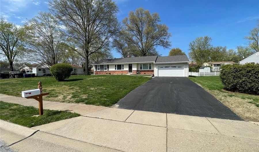 433 Essen Ln, Ballwin, MO 63021 - 3 Beds, 1 Bath
