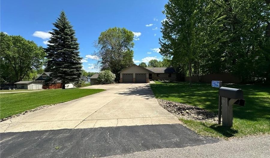12296 Hart Ave NW, Annandale, MN 55302 - 4 Beds, 4 Bath