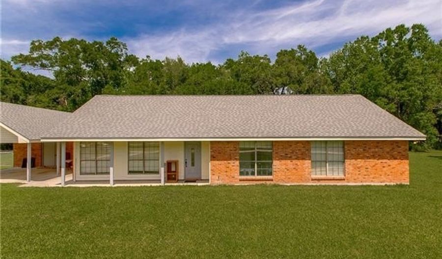 301 WELCH Dr, Bogalusa, LA 70427 - 3 Beds, 2 Bath