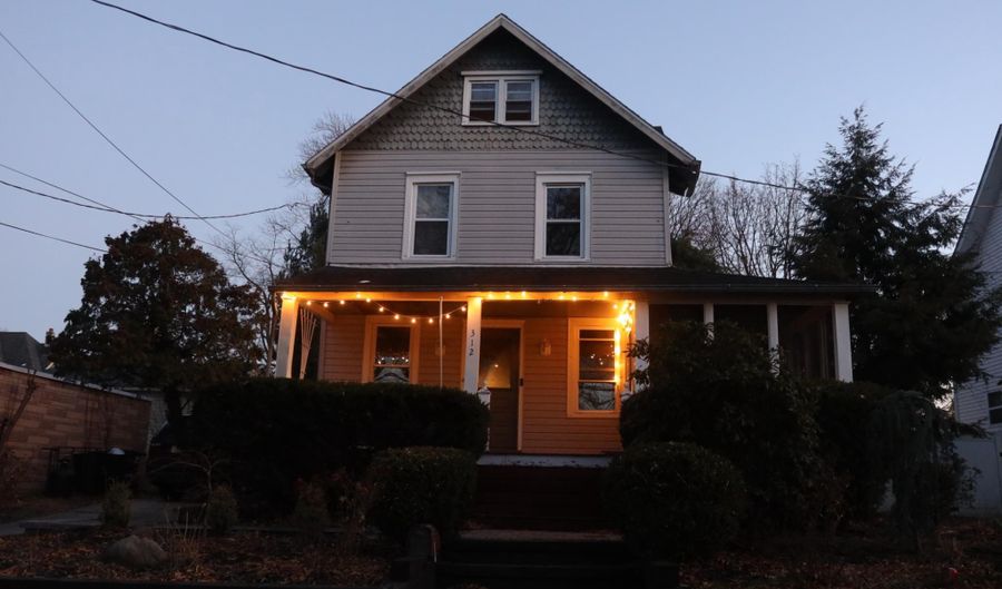 312 W PINE St, Audubon, NJ 08106 - 4 Beds, 3 Bath