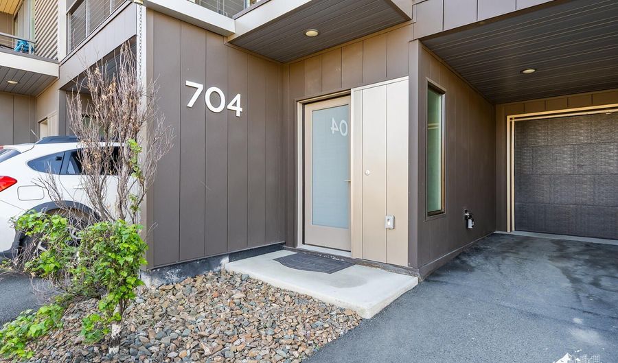 704 Top Rail Ln #704, Anchorage, AK 99501 - 2 Beds, 3 Bath