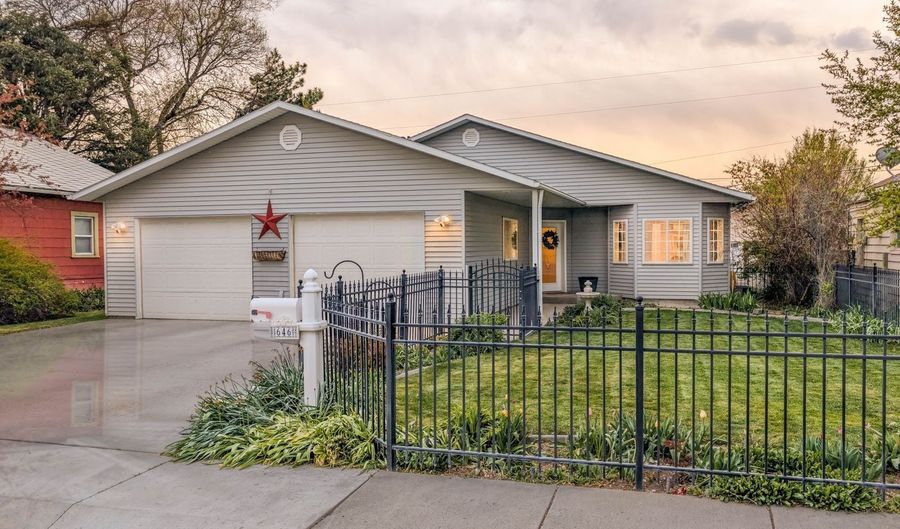646 Oak St, Elko, NV 89801 - 3 Beds, 2 Bath