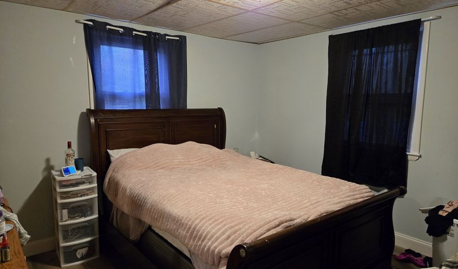 102 East Rd, Bristol, CT 06010 - 6 Beds, 2 Bath