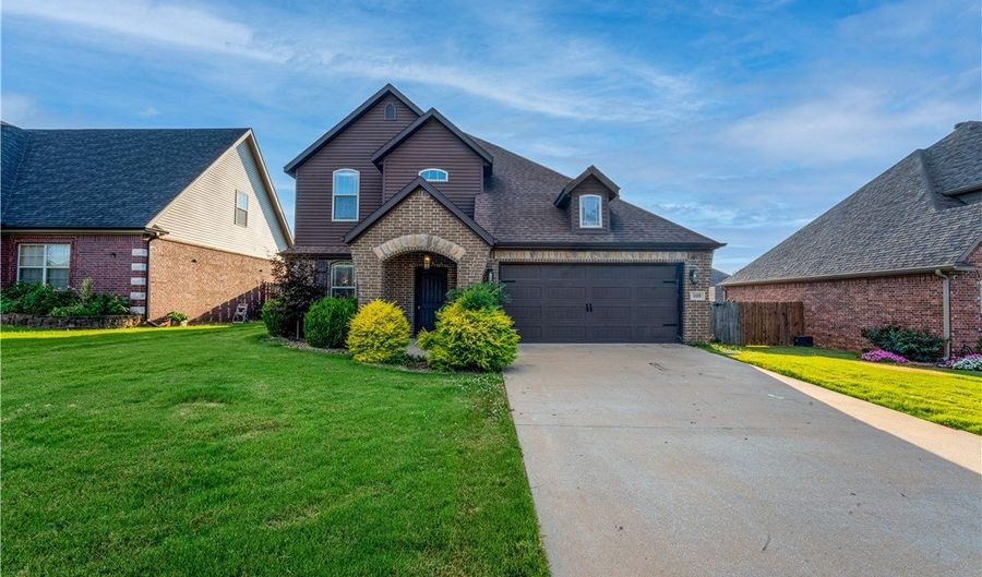 105 NE Larkspur Ln, Bentonville, AR 72712 - 4 Beds, 3 Bath