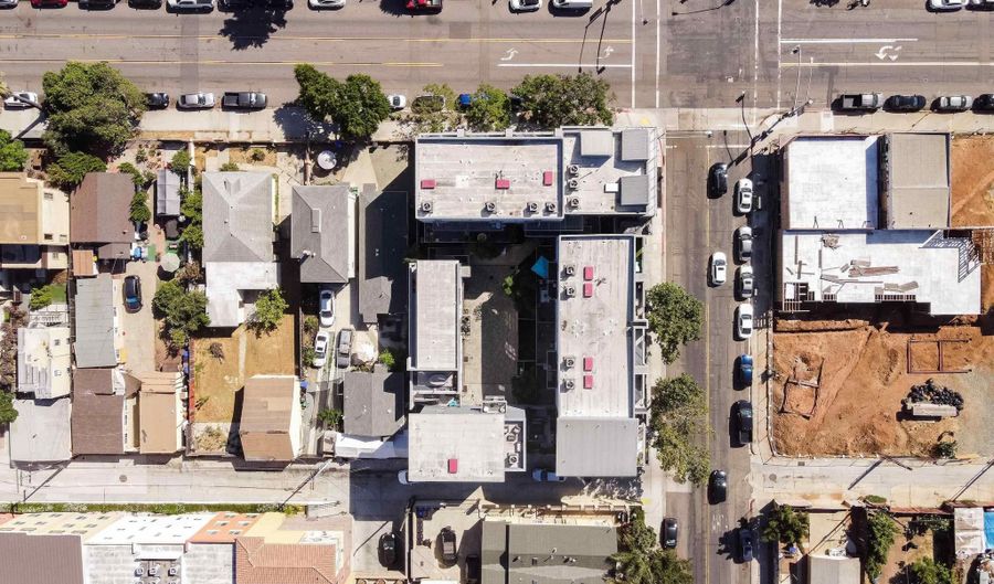 991 Sigsbee St, San Diego, CA 92113 - 2 Beds, 3 Bath