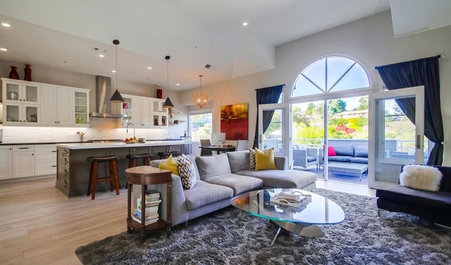 864 Del Mar Downs Rd, Solana Beach, CA 92075 - 2 Beds, 2 Bath