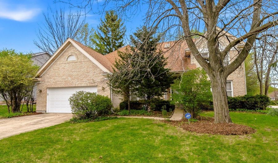 275 Farmhill Dr, Algonquin, IL 60102 - 4 Beds, 3 Bath