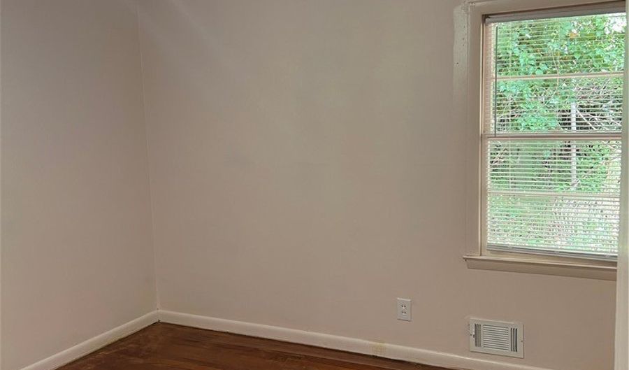 255 Vista Dr, Athens, GA 30605 - 3 Beds, 2 Bath