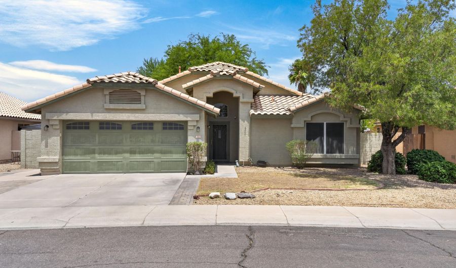 12410 W ROANOKE Ave, Avondale, AZ 85392 - 3 Beds, 2 Bath