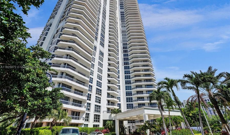 3500 Mystic Pointe Dr 105, Aventura, FL 33180 - 2 Beds, 2 Bath
