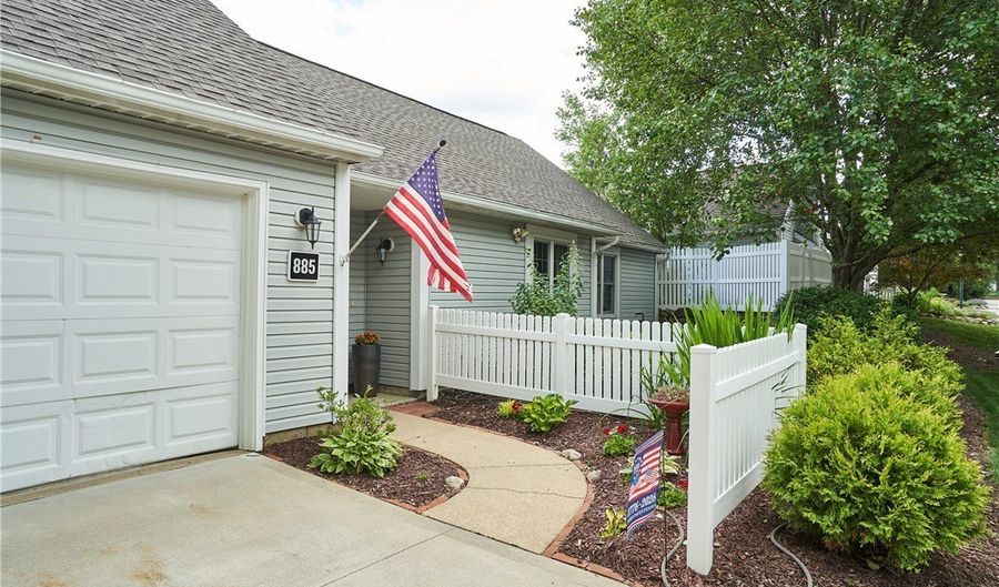885 Kenton Ct, Akron, OH 44313 - 3 Beds, 3 Bath