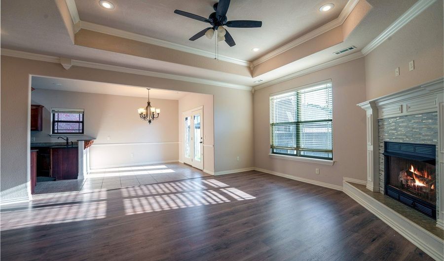 105 NE Larkspur Ln, Bentonville, AR 72712 - 4 Beds, 3 Bath