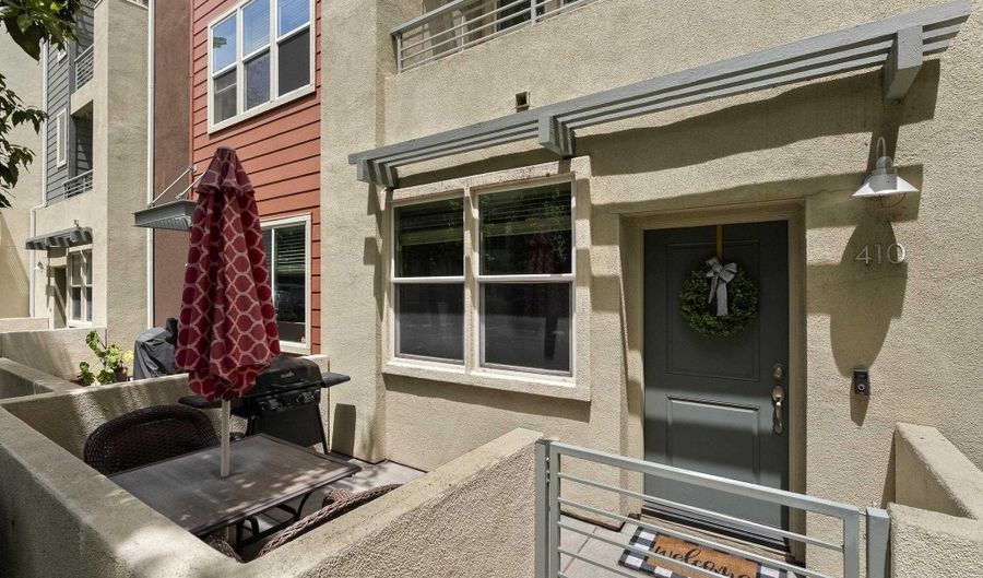 225 Royal Gln Unit #410, Escondido, CA 92025 - 3 Beds, 4 Bath