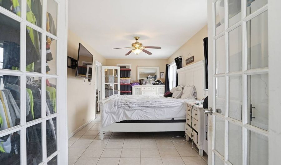 16 Brown St, North Providence, RI 02904 - 6 Beds, 3 Bath