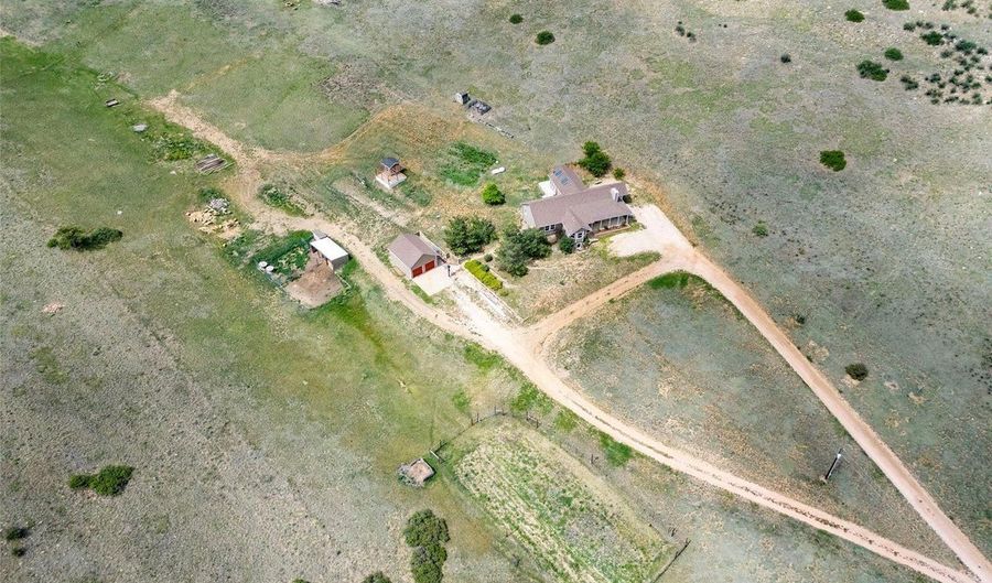 5821 W, Berthoud, CO 80513 - 5 Beds, 3 Bath