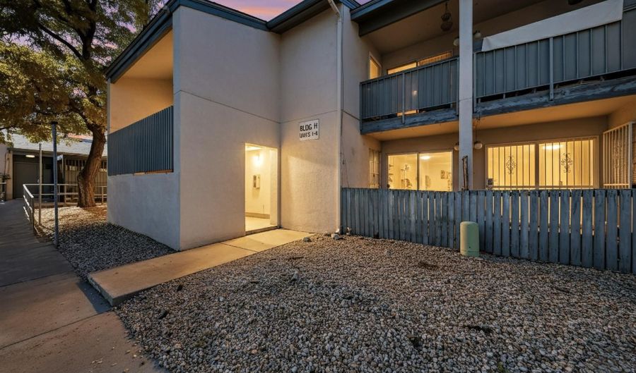 4601 Carlisle Blvd NE H2, Albuquerque, NM 87109 - 1 Beds, 1 Bath