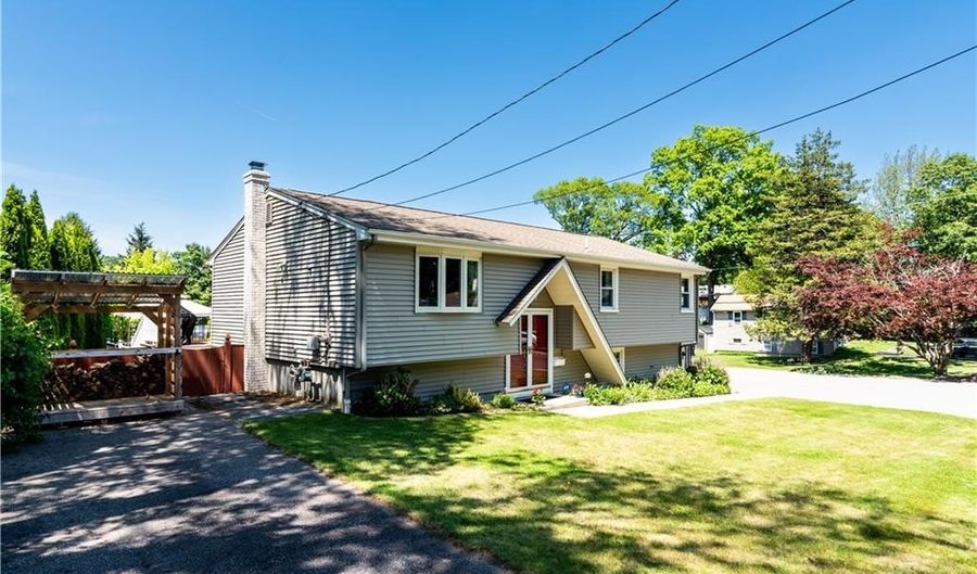 7 Lydia Ave, North Providence, RI 02904 - 3 Beds, 2 Bath
