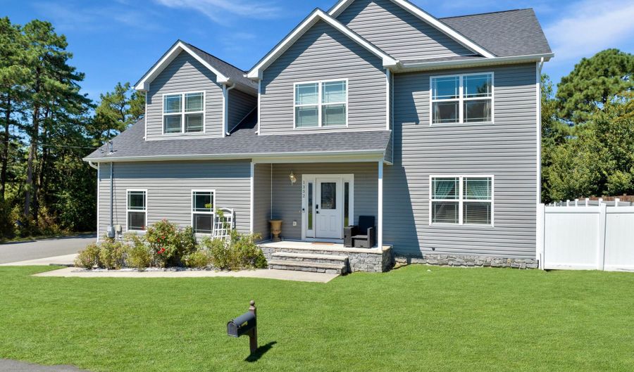 1352 Anchor Ave, Beachwood, NJ 08722 - 5 Beds, 3 Bath
