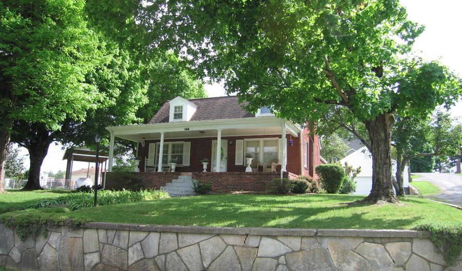 144 Highland Dr, Benton, TN 37307 - 4 Beds, 4 Bath