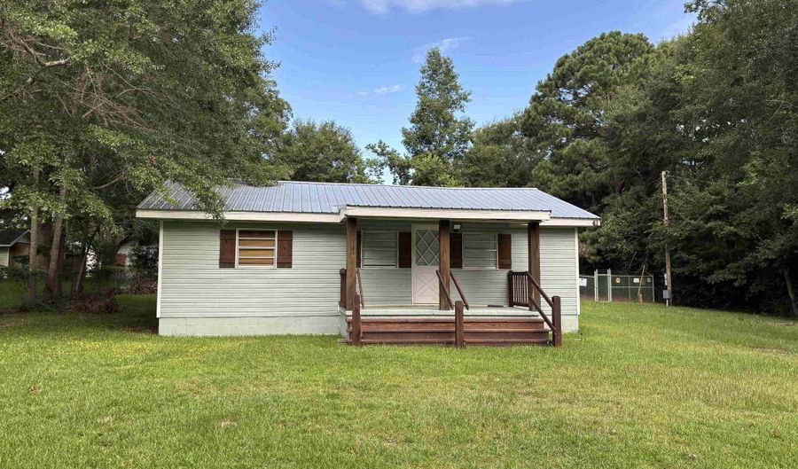 212 Broughton Ave, Andalusia, AL 36420 - 2 Beds, 1 Bath