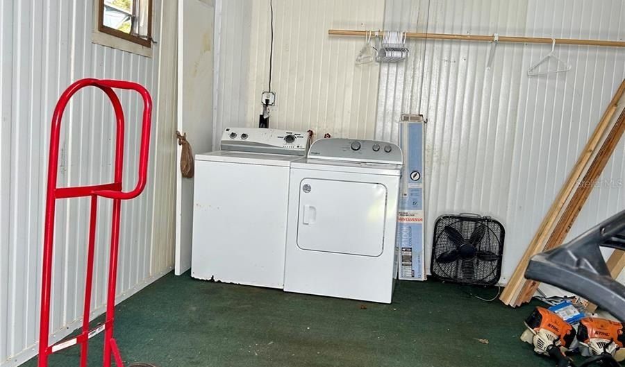 23917 DEER Rd, Astor, FL 32102 - 2 Beds, 2 Bath