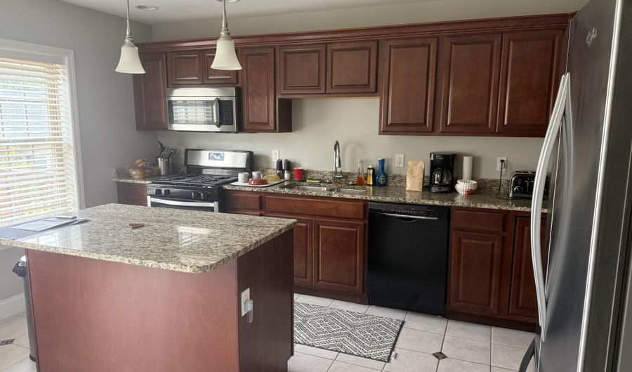 102 Beckman Dr, Altoona, PA 16602 - 3 Beds, 3 Bath
