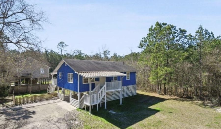 4017 7th Ave, Bay St. Louis, MS 39520 - 3 Beds, 2 Bath