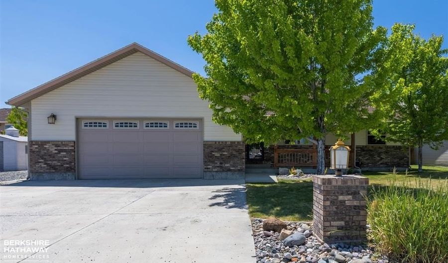 3120 E Ave, Cody, WY 82414 - 5 Beds, 3 Bath