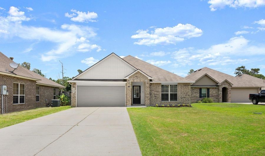 28368 Longfellow Ln, Albany, LA 70711 - 4 Beds, 2 Bath
