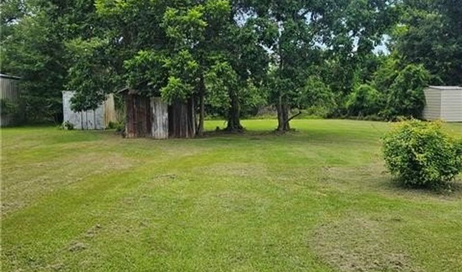 309 N SECOND St, Amite, LA 70422 - 2 Beds, 1 Bath