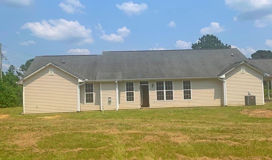 365 County 9 Rd, Bay Springs, MS 39422 - 5 Beds, 2 Bath