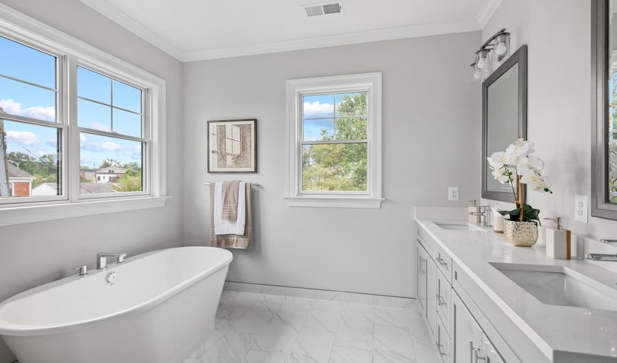 6947 28TH St N, Arlington, VA 22213 - 5 Beds, 5 Bath