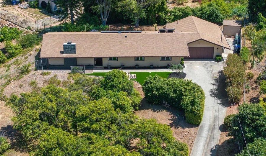 1109 Via La Cuesta, Escondido, CA 92029 - 4 Beds, 2 Bath