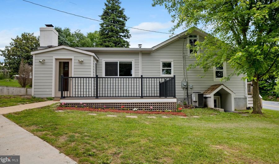 15705 BARNESVILLE Rd, Boyds, MD 20841 - 3 Beds, 2 Bath