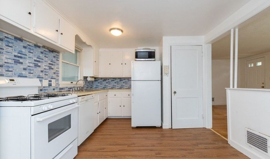 5 Macdonald St 1, Boston, MA 02136 - 3 Beds, 1 Bath