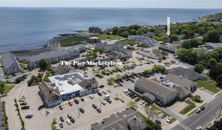 16 Courtway St, Narragansett, RI 02882 - 4 Beds, 2 Bath
