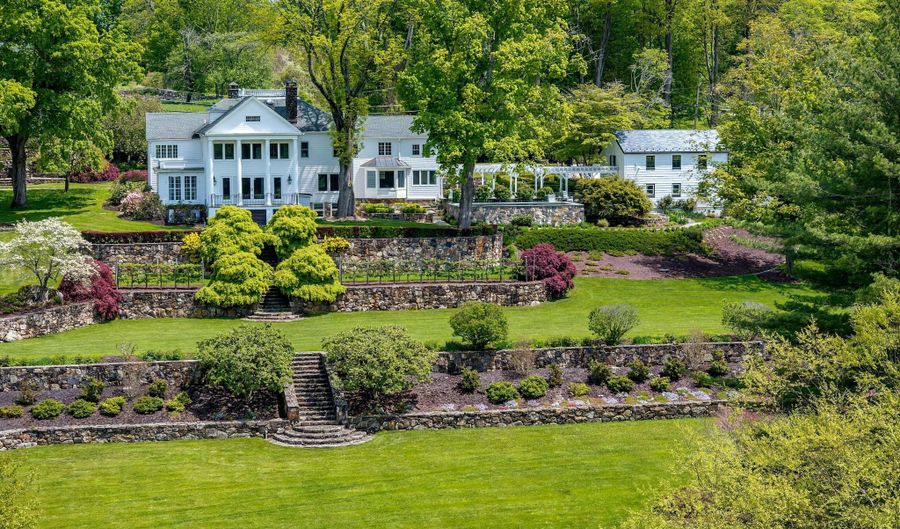155 Long Ridge Rd, Danbury, CT 06810 - 3 Beds, 6 Bath