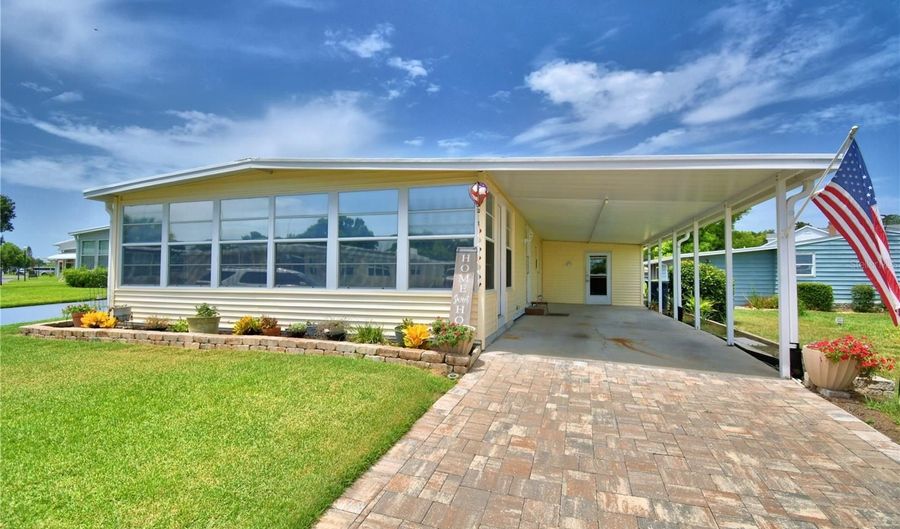151 HOLIDAY Ln, Auburndale, FL 33823 - 2 Beds, 2 Bath