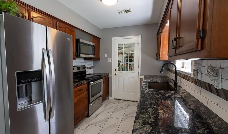 7215 GRAPEVINE, Bartlett, TN 38133 - 3 Beds, 3 Bath