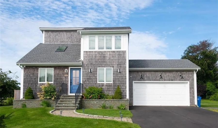 163 Morrison Ave, Middletown, RI 02842 - 3 Beds, 3 Bath
