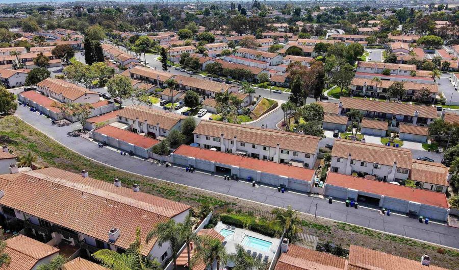 6854 Maple Leaf Dr, Carlsbad, CA 92011 - 2 Beds, 3 Bath